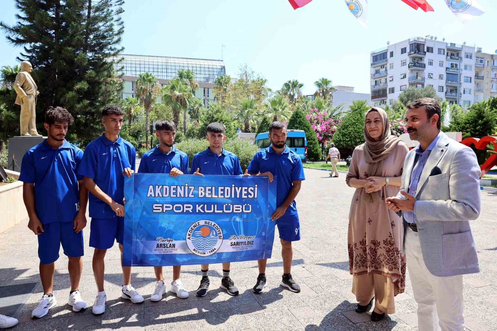 Akdeniz’in ’demir yumrukları’ Bursa’ya uğurlandı
