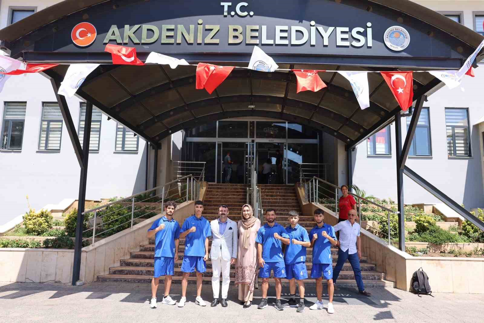 Akdeniz’in ’demir yumrukları’ Bursa’ya uğurlandı
