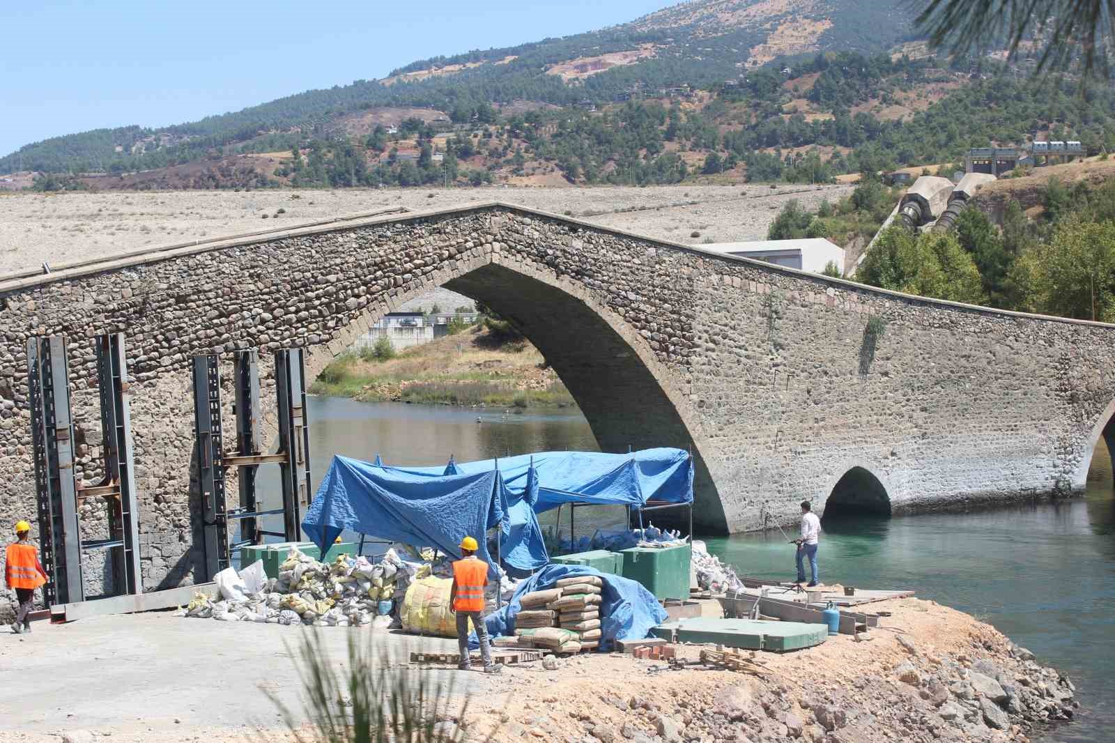 Tarihi Ceyhan Taş Köprü 2025 yılında tekrardan turizme kazandırılacak
