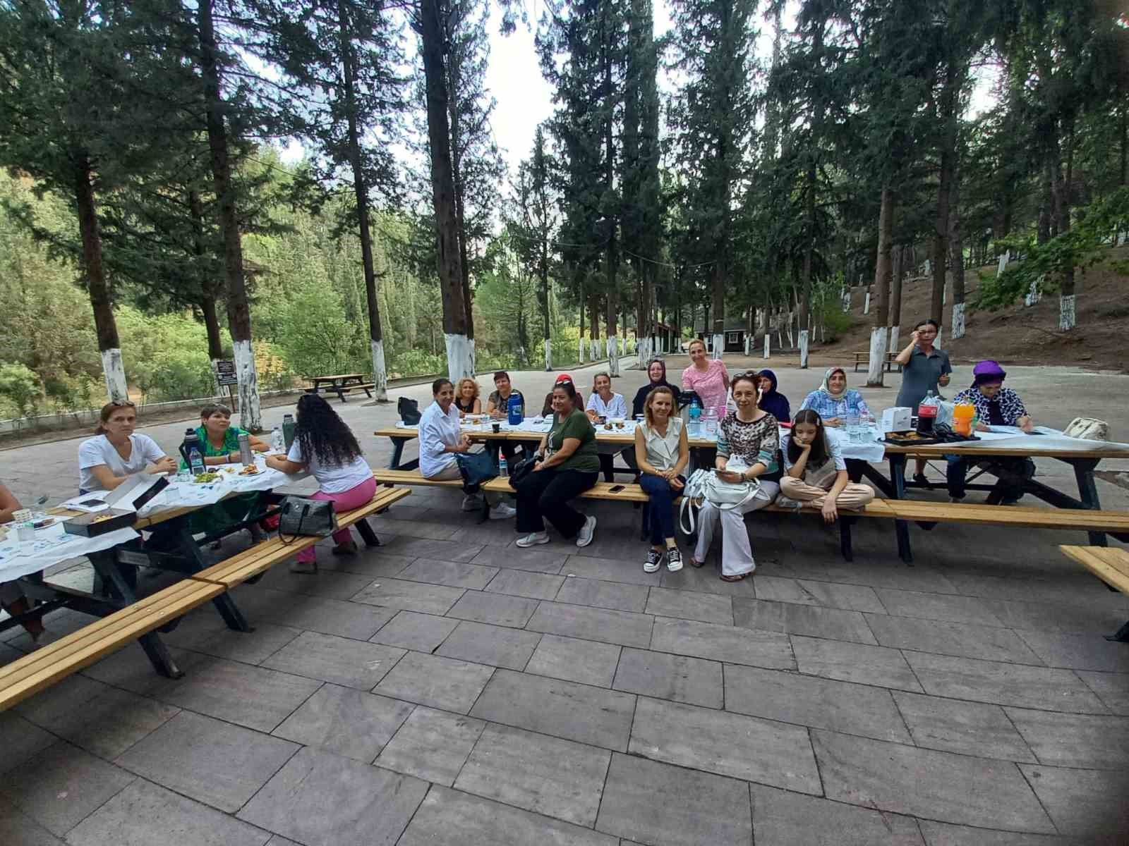 Yunusemre Kadın Meclisi Süreyya’da toplandı
