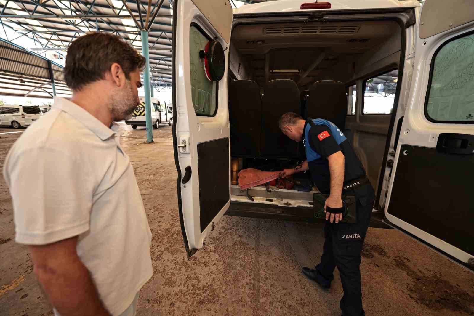 Denizli’de öğrenci servisi denetimleri okullar açılmadan başladı
