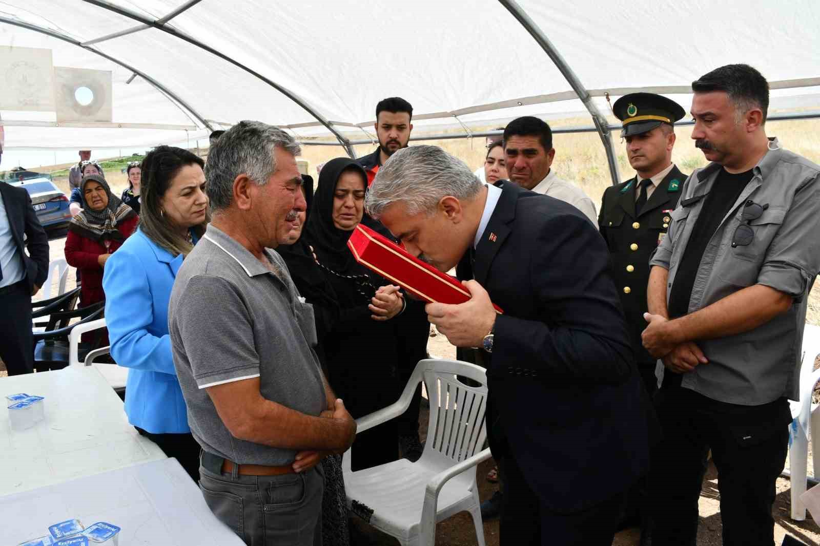 Şehit Karakoç’un ailesine şehadet belgesi verildi
