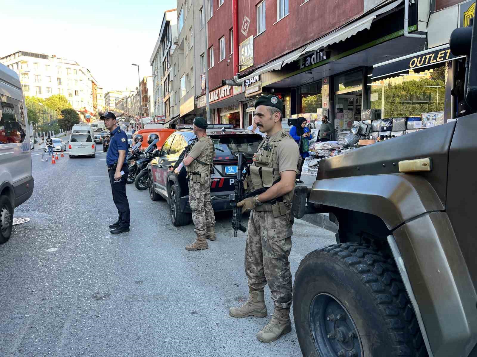 Esenyurt’ta silah ticaretinden kesinleşmiş hapis cezasıyla aranan şahıs yakalandı
