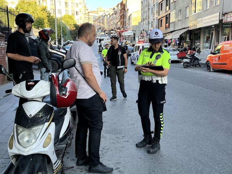 Esenyurt’ta silah ticaretinden kesinleşmiş hapis cezasıyla aranan şahıs yakalandı
