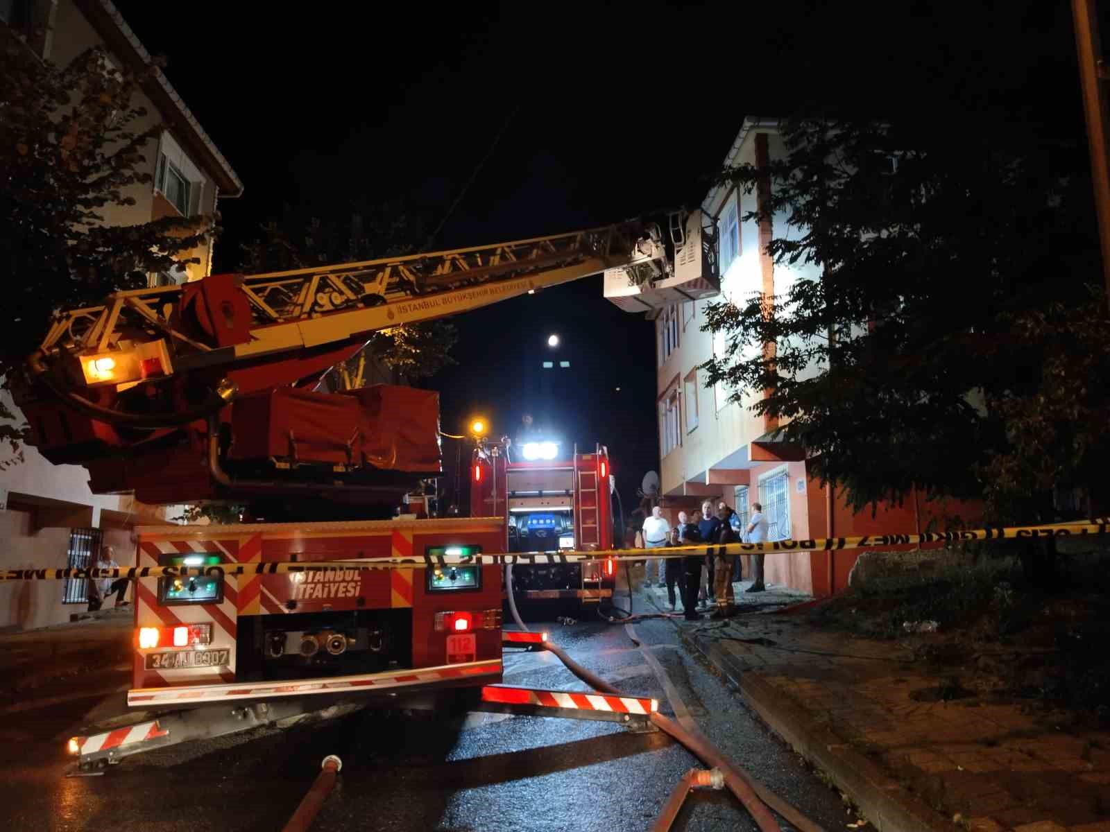 Sultanbeyli’de kömürlükte çıkan yangın mahalleliyi korkuttu
