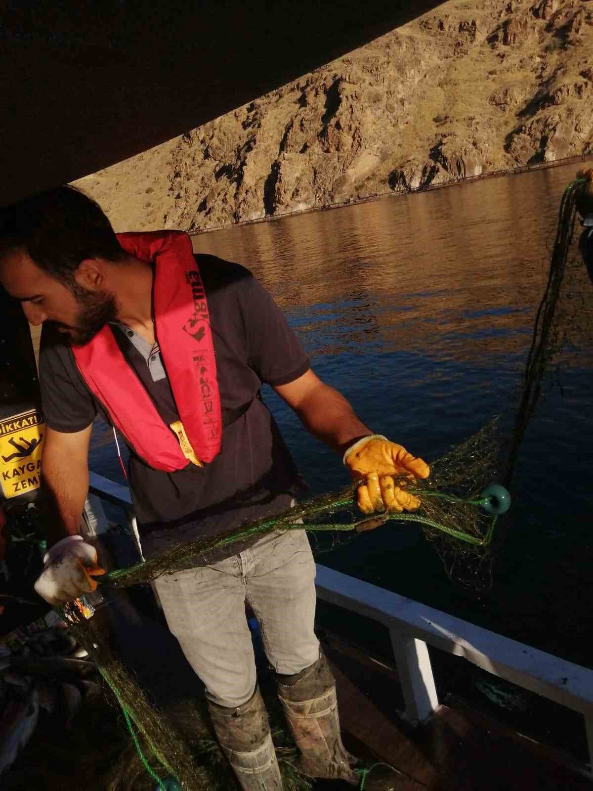 Elazığ’da kaçak avlanma denetimleri devam ediyor
