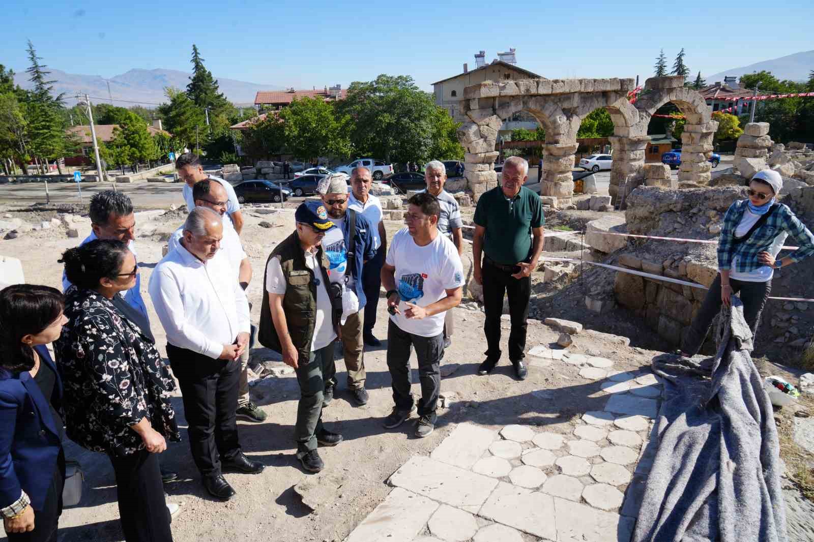 Tyana Antik kentindeki arkeolojik kazı çalışmalarına hız verildi
