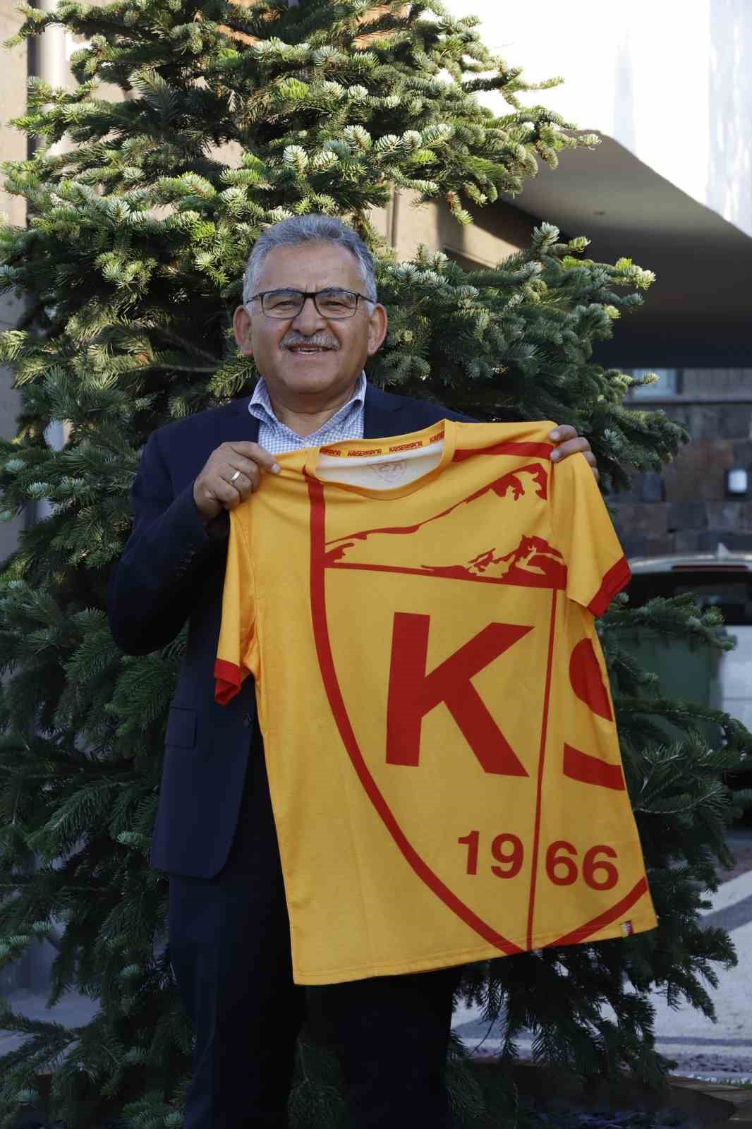 Başkan Büyükkılıç’tan Kayserispor’a destek çağrısı
