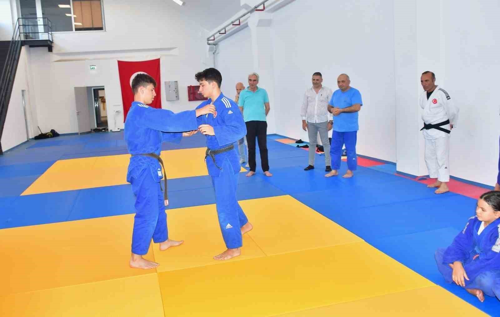 Yunusemre judoda yeni başarılara kenetlendi
