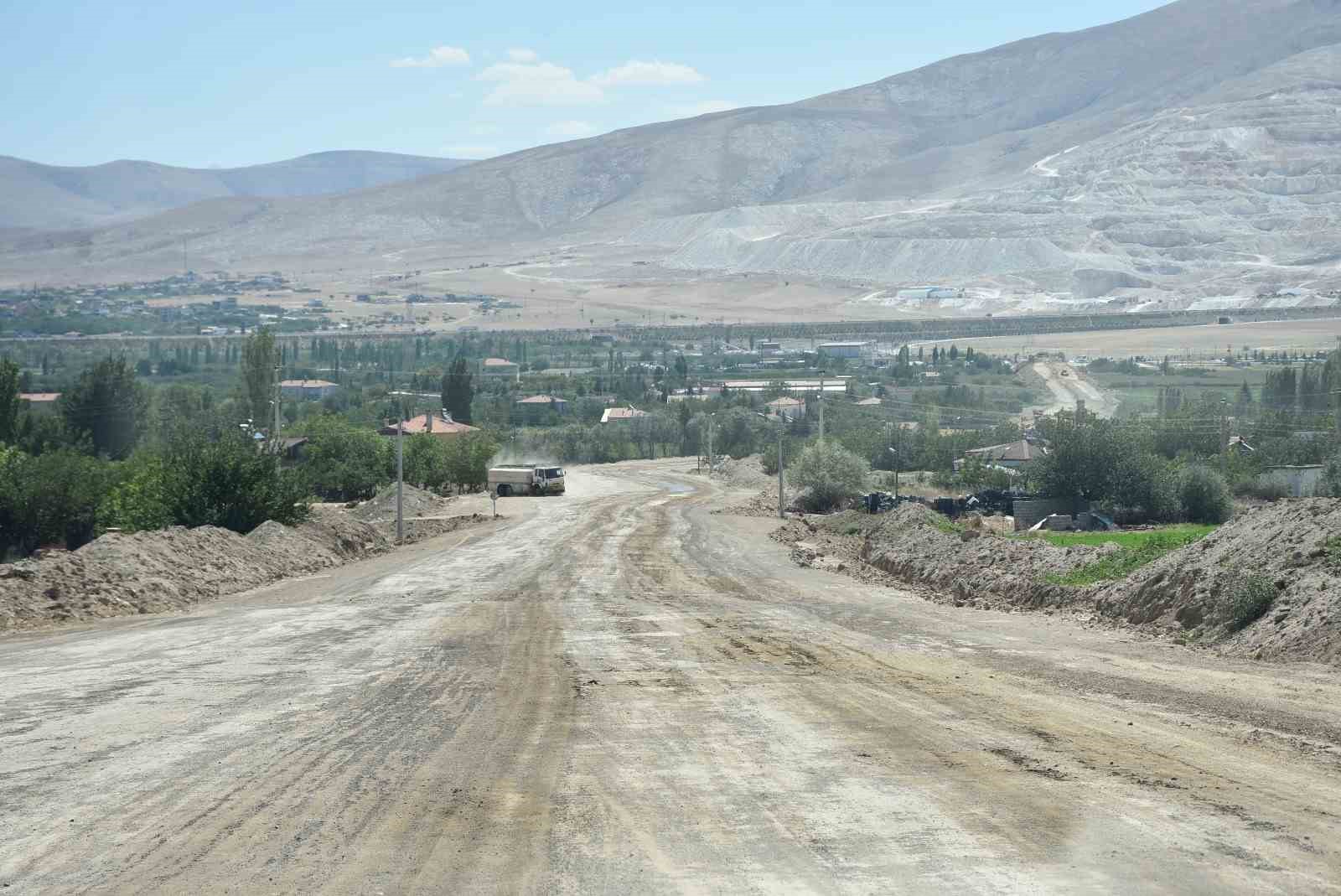 Çiftlik-Gümüşler Bağlantı Yolu yıl sonunda trafiğe açılacak
