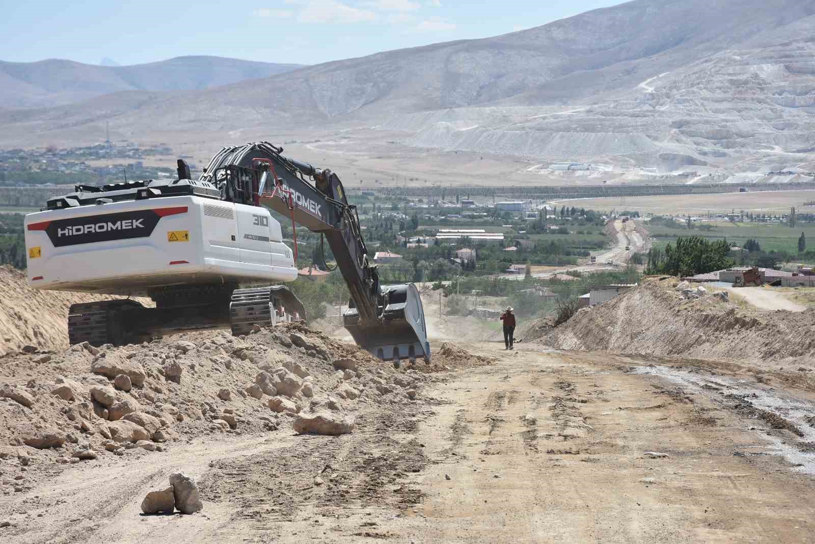 Çiftlik-Gümüşler Bağlantı Yolu yıl sonunda trafiğe açılacak
