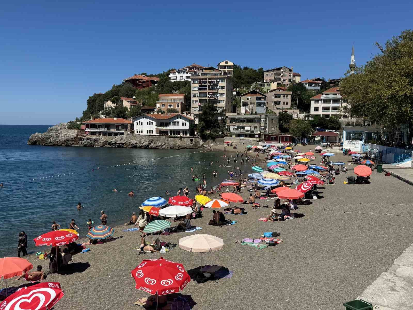 Cankurtaranlar, 67 kişiyi boğulmaktan kurtardı
