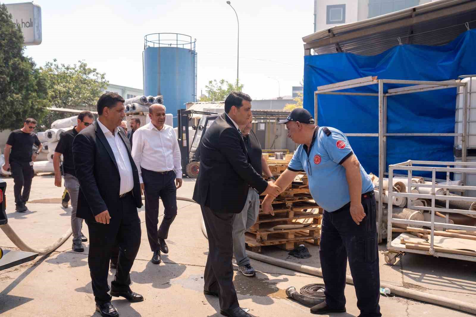 Yılmaz, halı fabrikasındaki yangın ile ilgili incelemelerde bulundu
