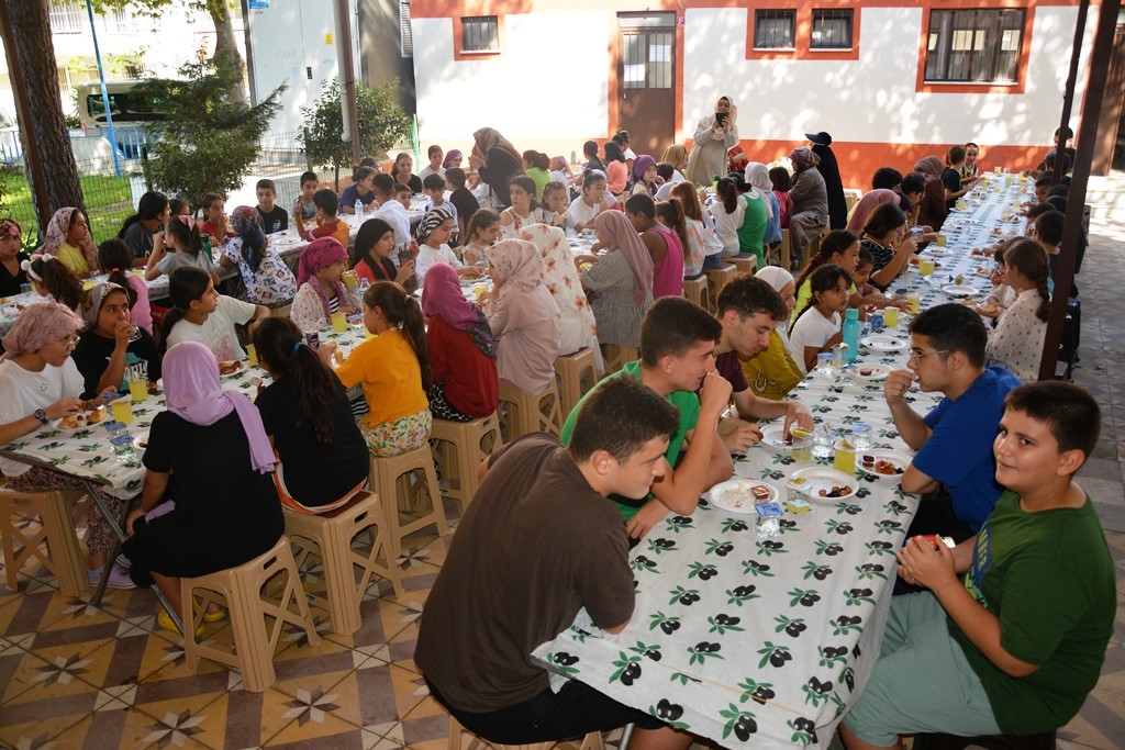 Kaymakam Odabaş, Yaz Kur’an Kursu öğrencileriyle bir araya geldi
