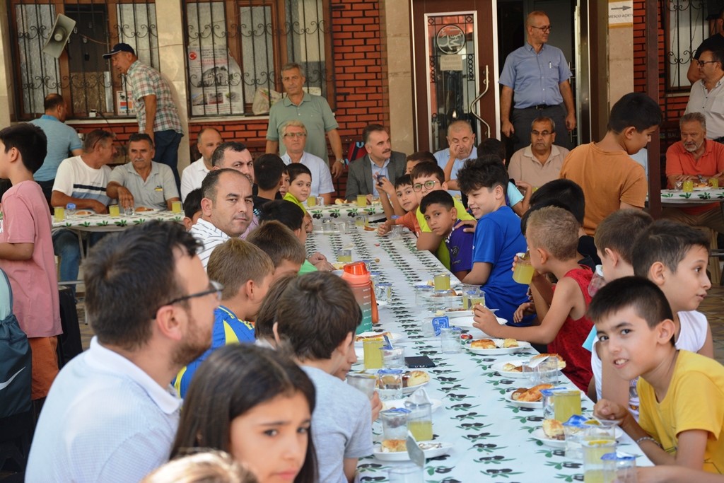 Kaymakam Odabaş, Yaz Kur’an Kursu öğrencileriyle bir araya geldi
