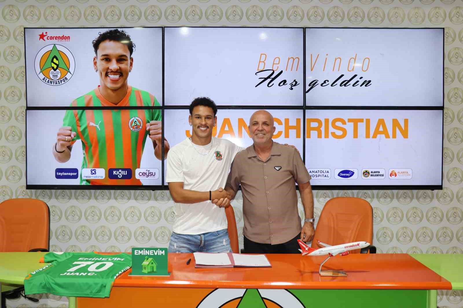 Alanyaspor, Juan Christian’ı renklerine bağladı
