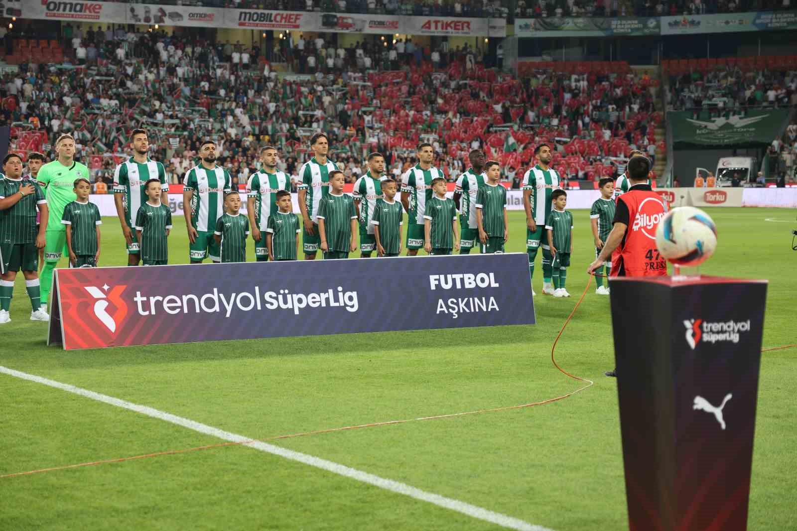 Trendyol Süper Lig: Konyaspor: 0 - Galatasaray: 0 (Maç devam ediyor)
