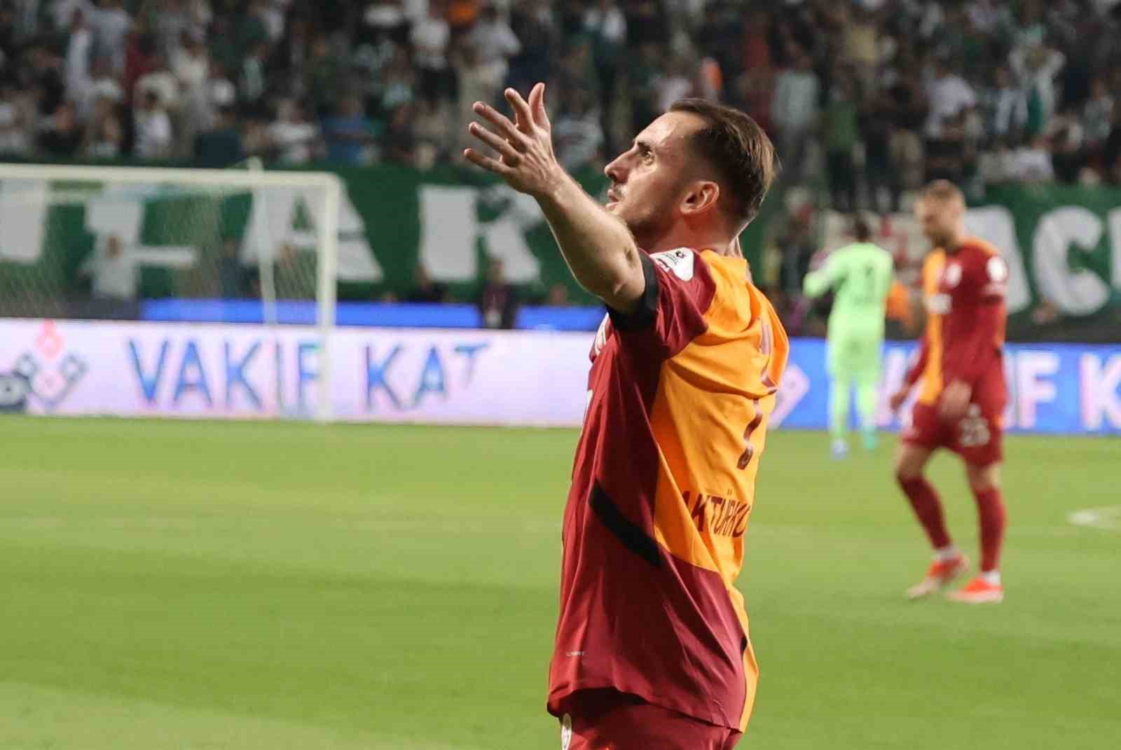 Trendyol Süper Lig: Konyaspor: 1 - Galatasaray: 1 (İlk yarı)
