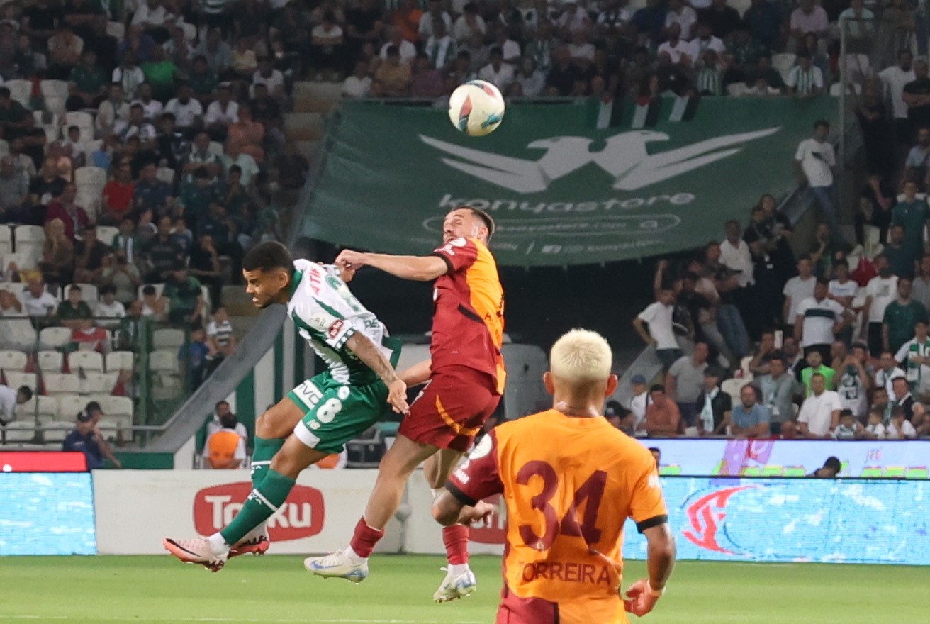 Trendyol Süper Lig: Konyaspor: 1 - Galatasaray: 1 (İlk yarı)
