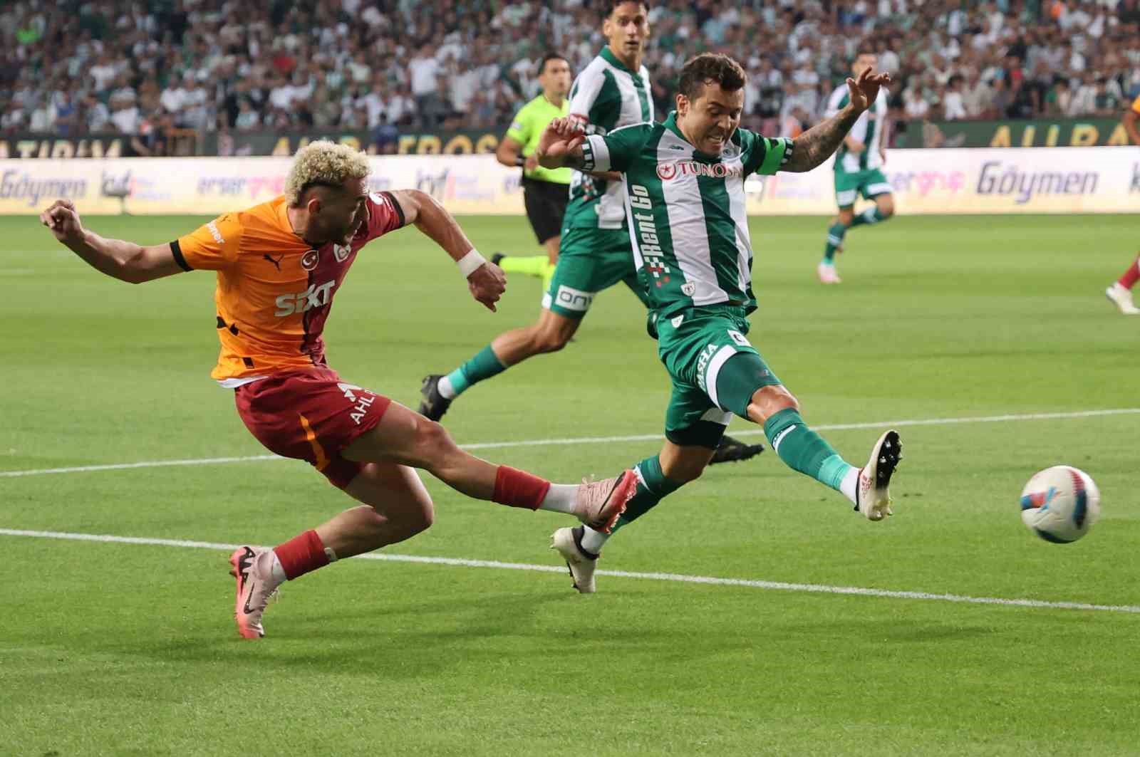 Trendyol Süper Lig: Konyaspor: 1 - Galatasaray: 1 (İlk yarı)
