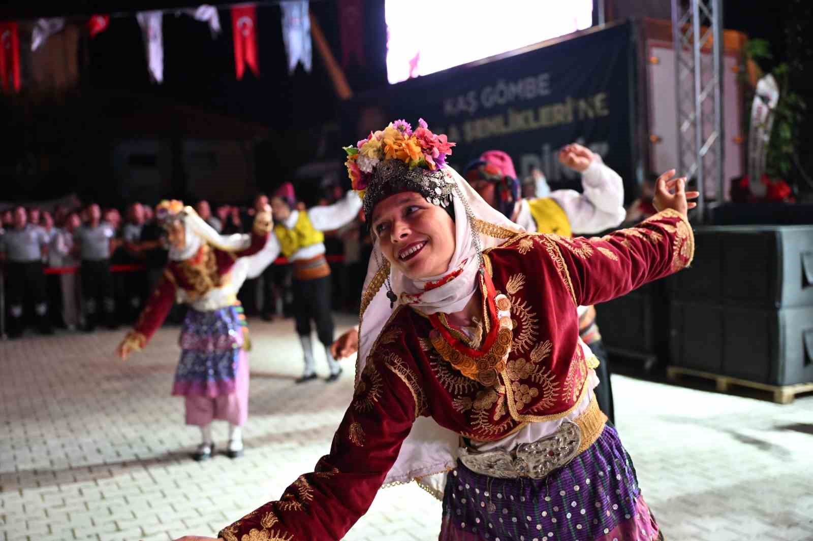 Antalyalılar Gömbe şenliğinde buluştu
