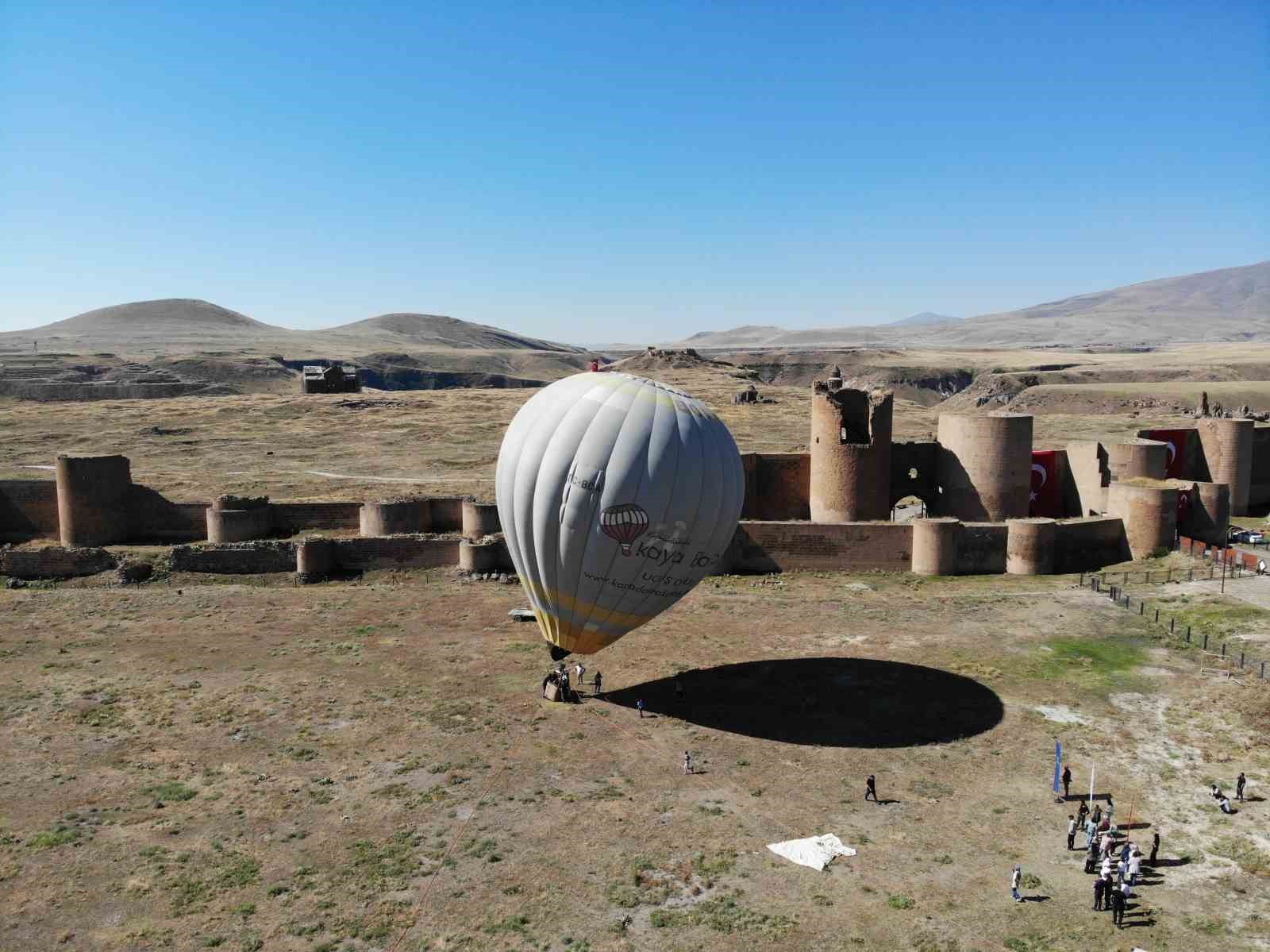 Tarihi Ani Ören Yeri’nde ilk kez balon uçuruldu
