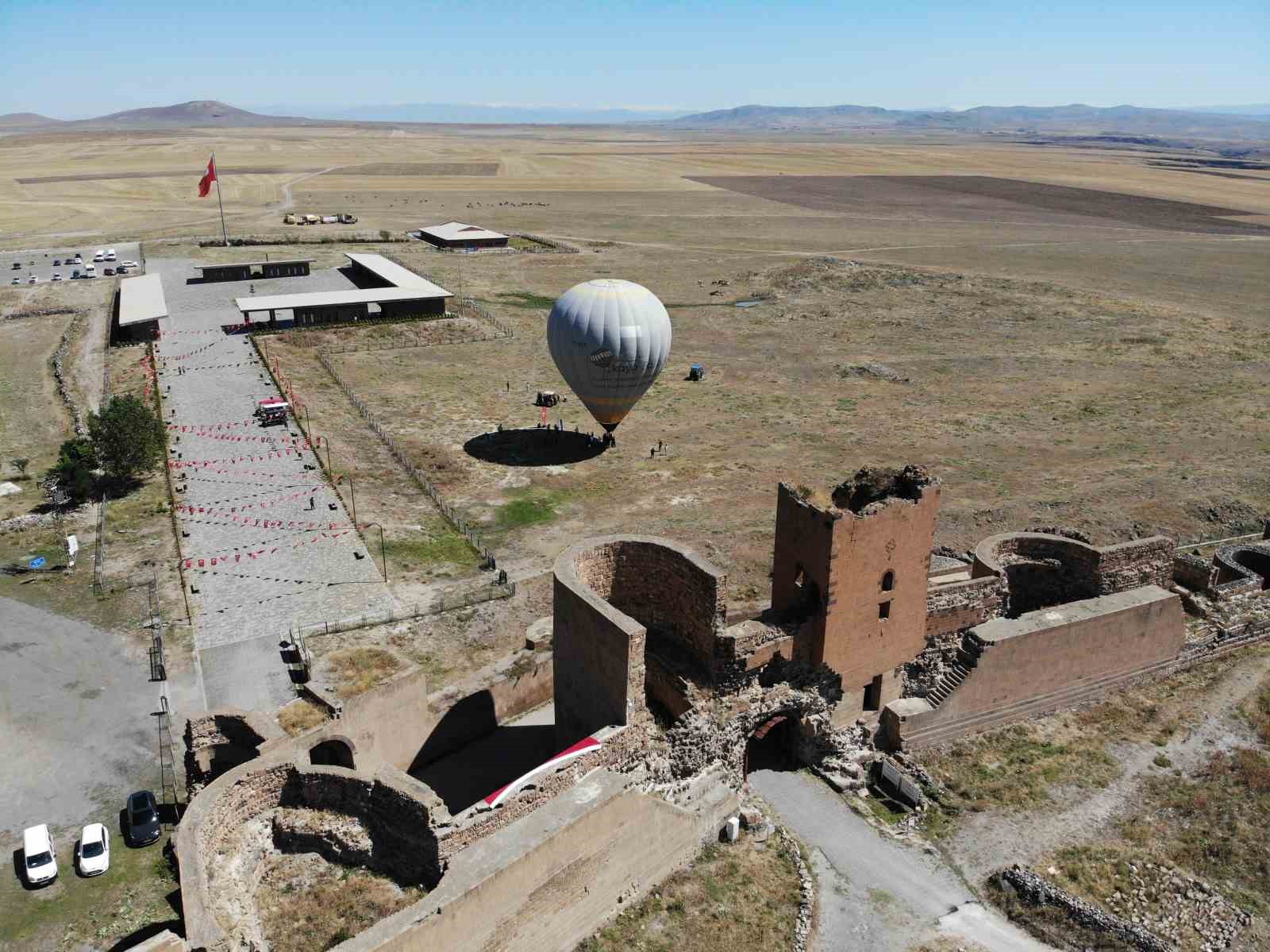 Tarihi Ani Ören Yeri’nde ilk kez balon uçuruldu
