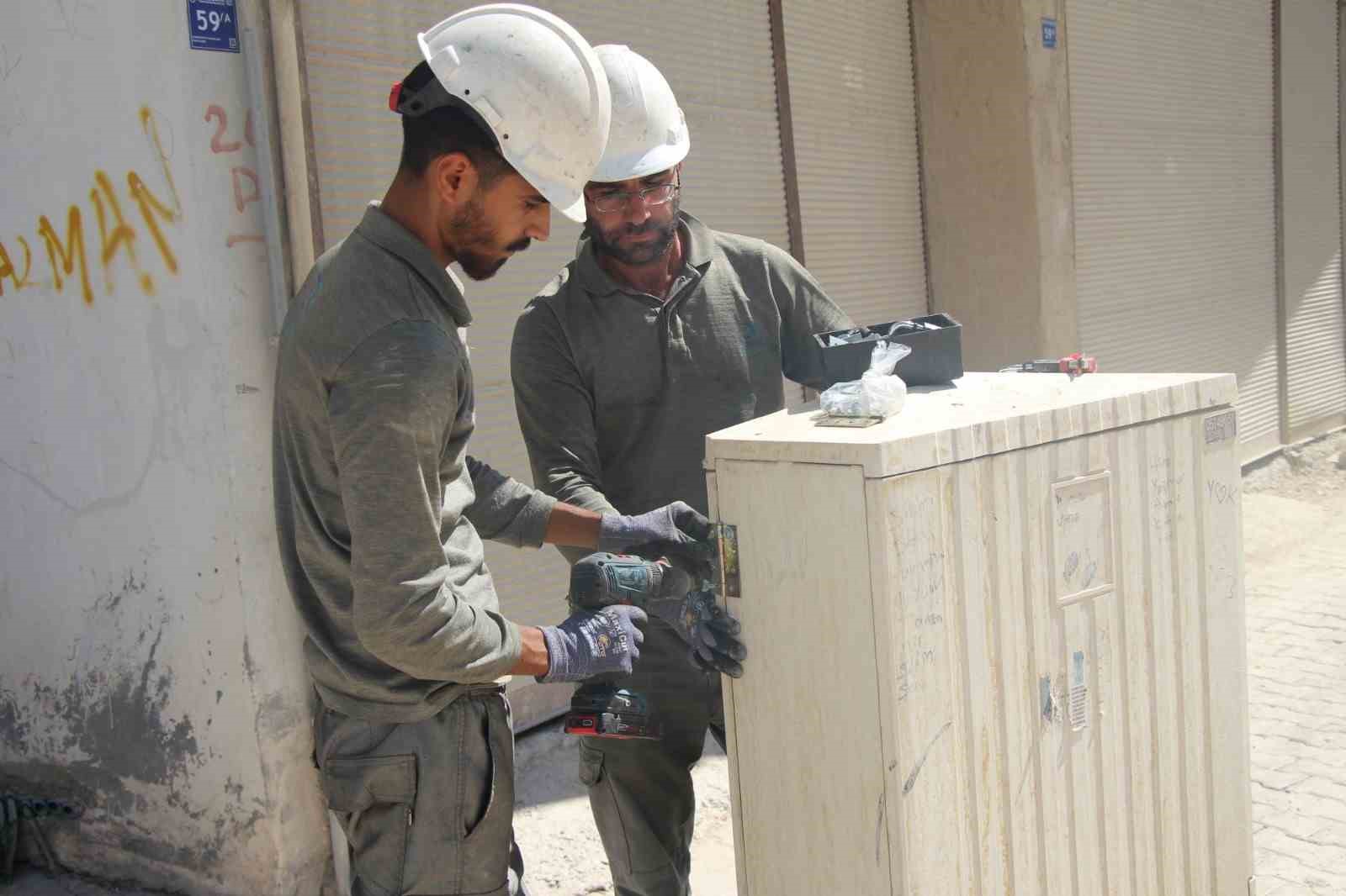 Dicle Elektrik Şanlıurfa’da 6 ayda kırılan 3 bin panoyu onardı
