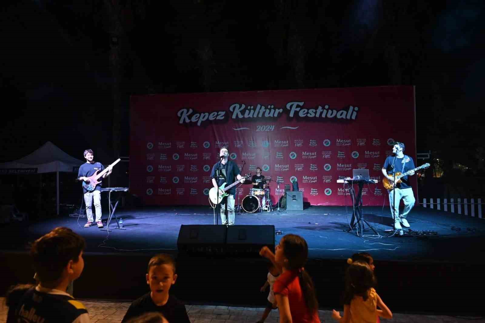 Kepez’de, NAKLEN Gurubu’ndan müzik dolu gece
