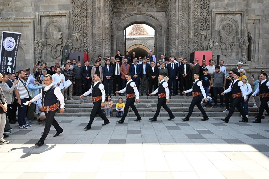 Tarihi medresede sergi açılışı
