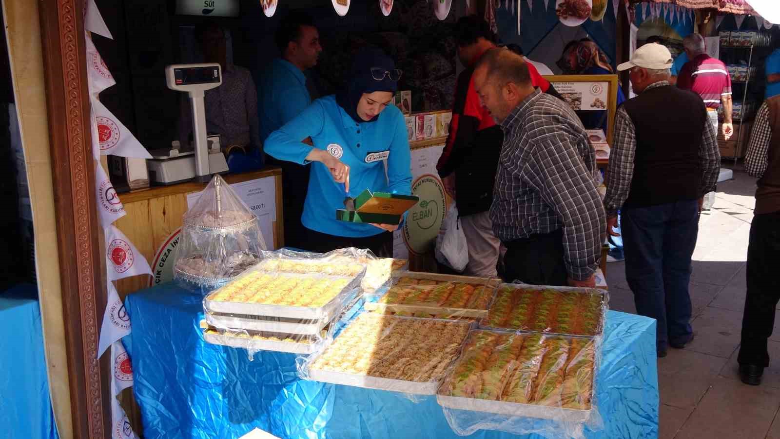 Yozgat’ta İşyurtları Ürün ve El Sanatları Fuarı açıldı
