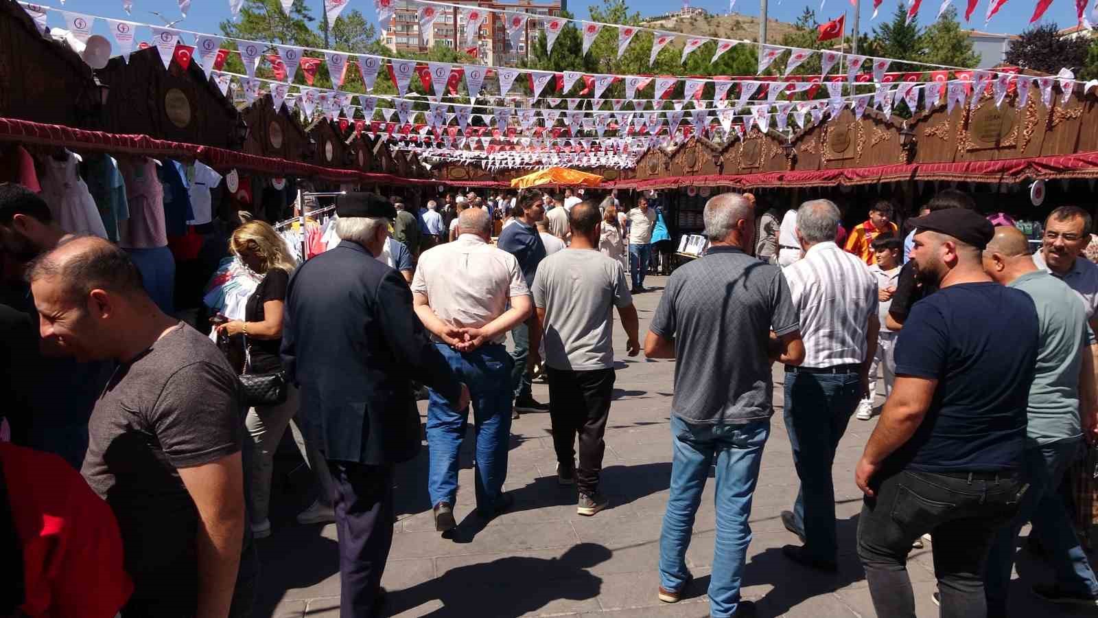 Yozgat’ta İşyurtları Ürün ve El Sanatları Fuarı açıldı
