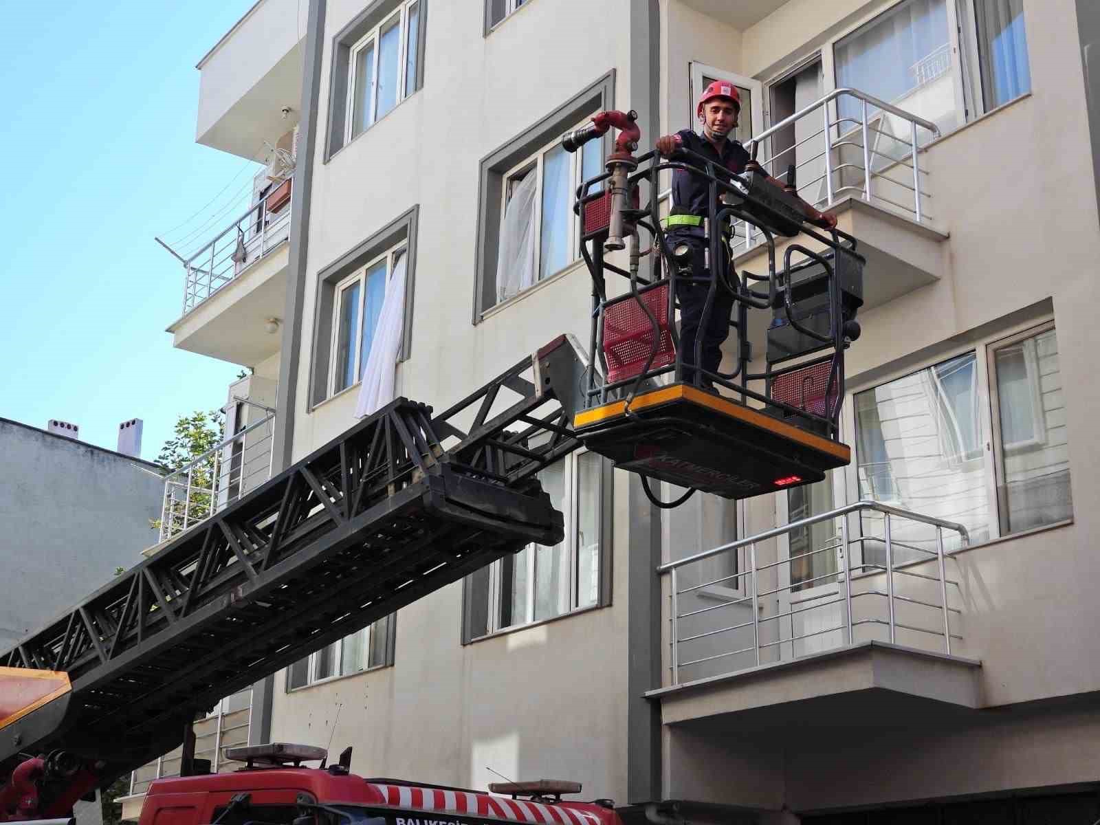 Erdek’te haber alınmayan bir kişi evinde ölü bulundu
