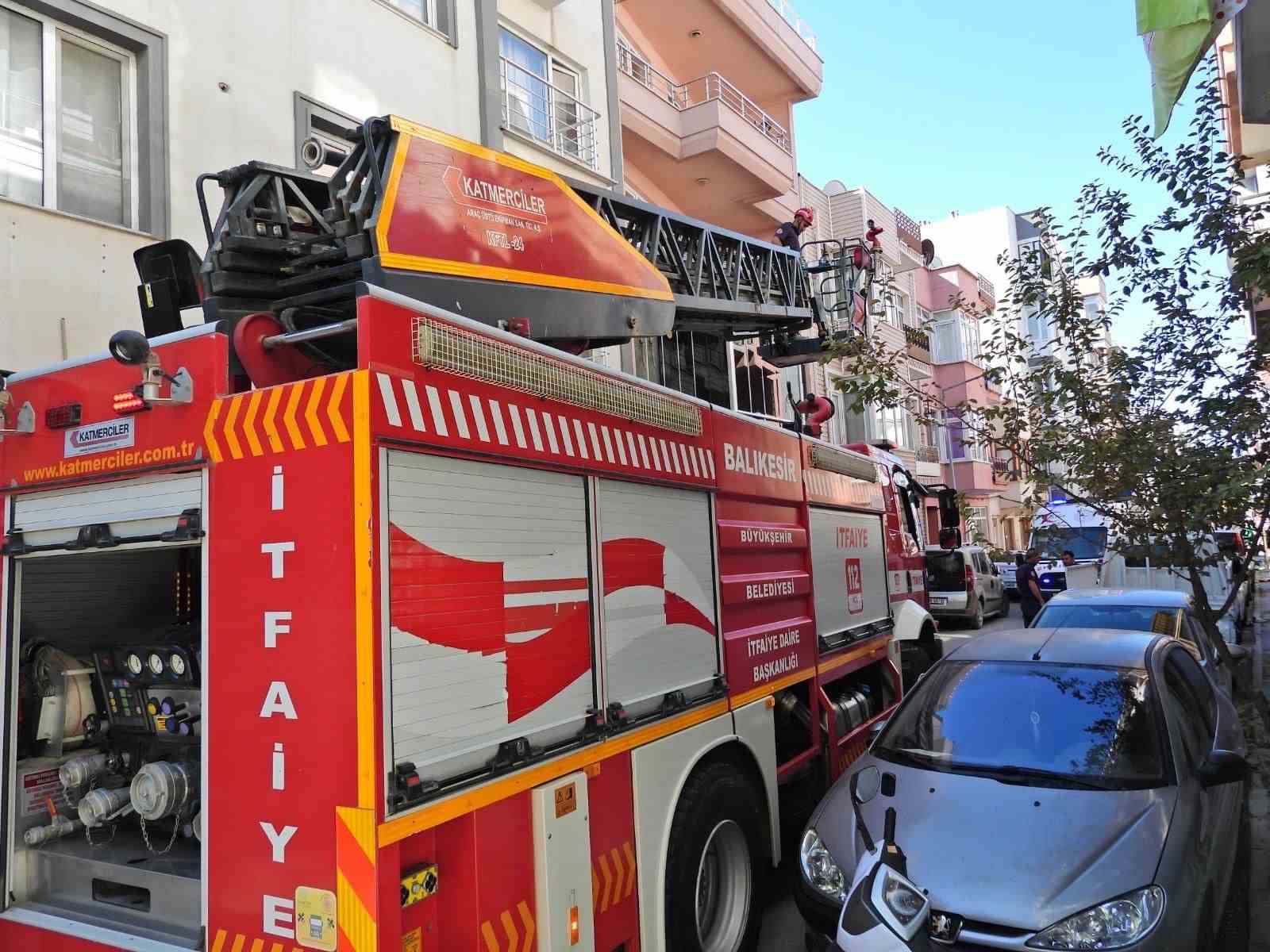 Erdek’te haber alınmayan bir kişi evinde ölü bulundu
