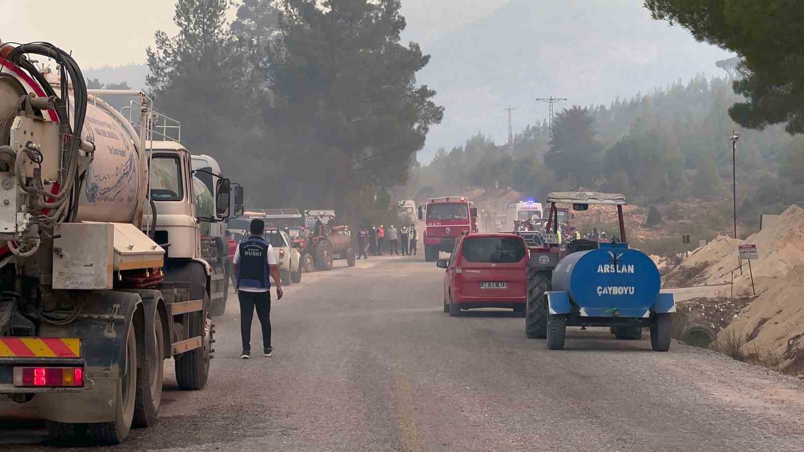 Ormancıların karşı ateşiyle mahalle kurtarıldı
