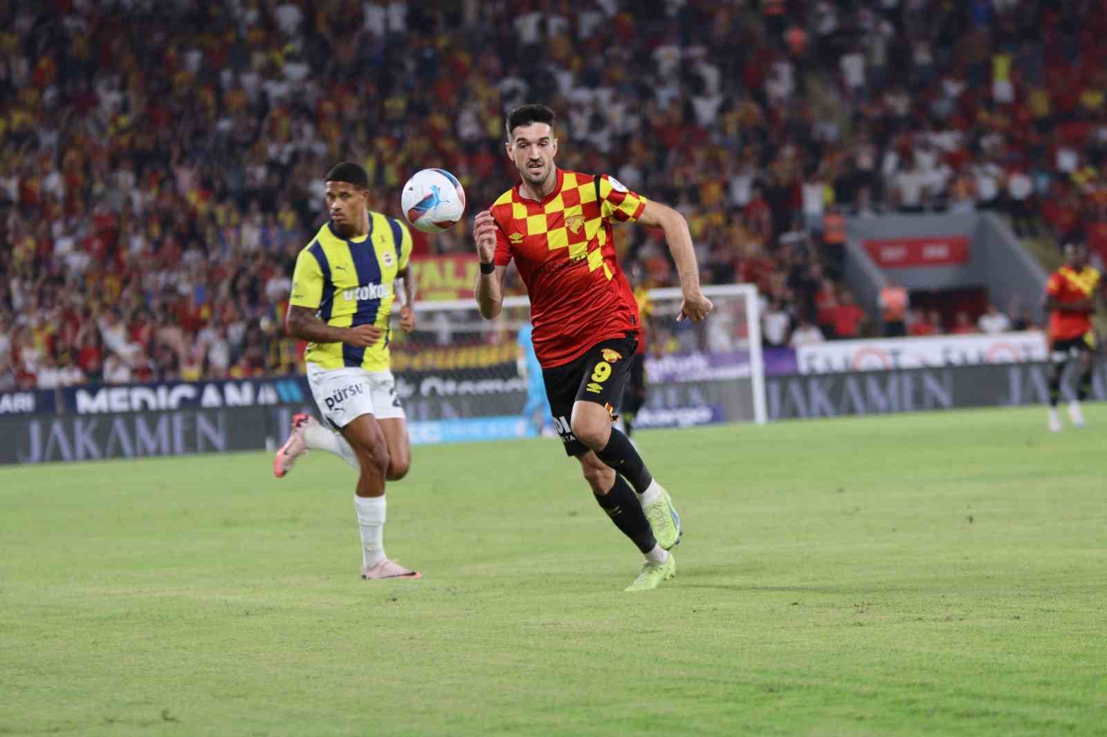 Trendyol Süper Lig: Göztepe: 0 - Fenerbahçe: 0 (Maç devam ediyor)
