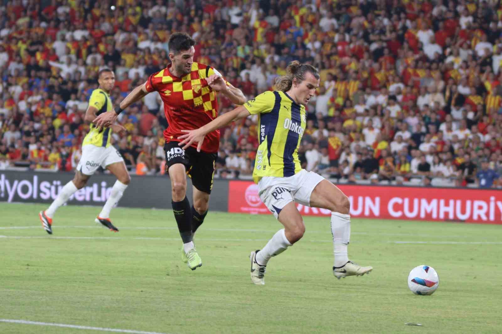 Trendyol Süper Lig: Göztepe:0 - Fenerbahçe:2  (İlk yarı)
