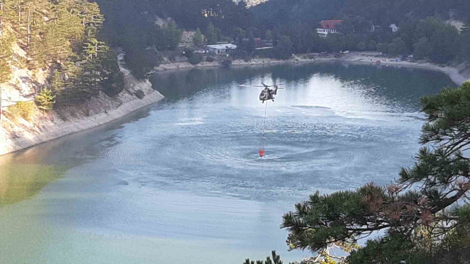 Bolu’daki orman yangınına havadan müdahale yeniden başladı
