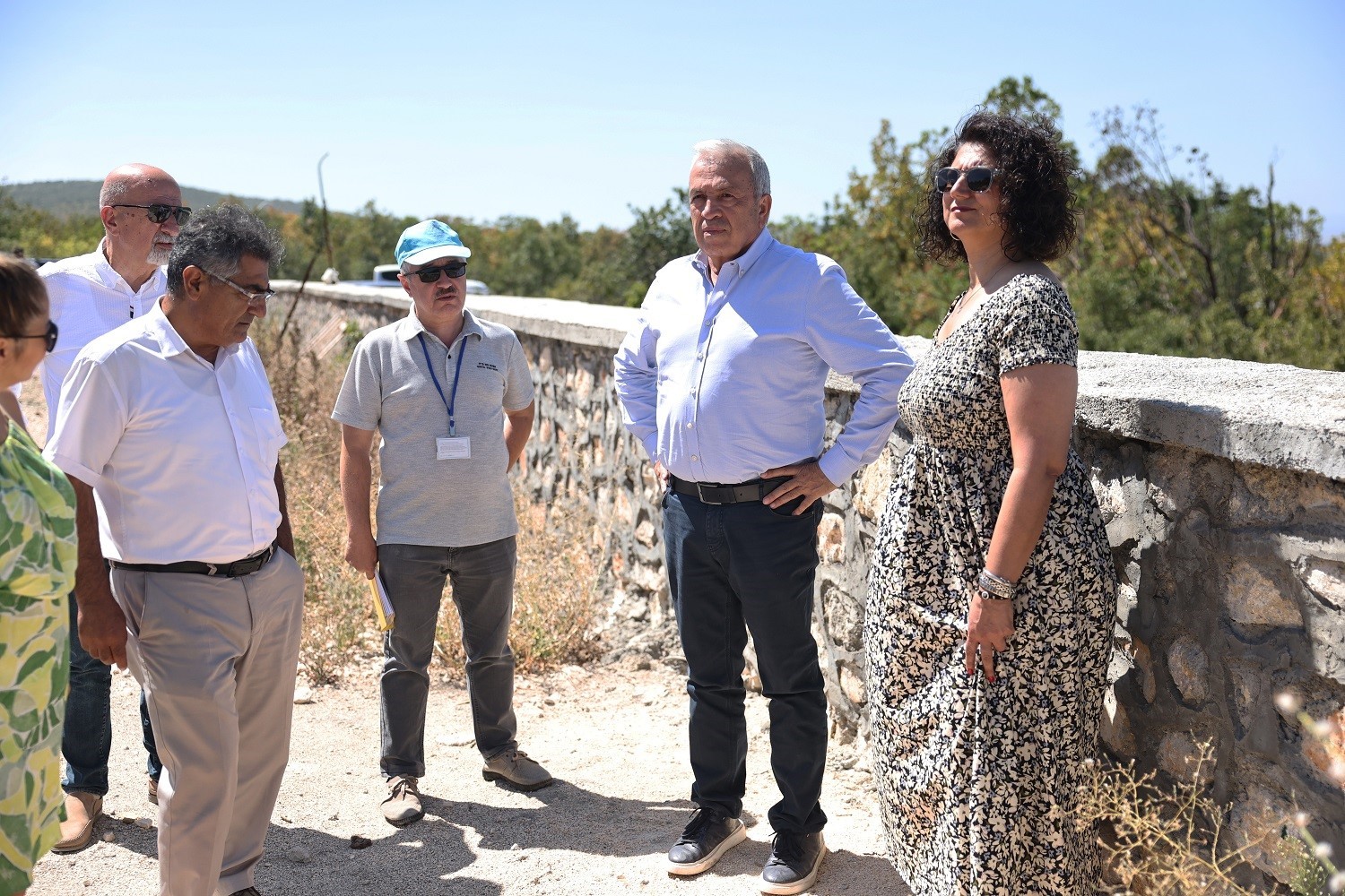 Başkan Şadi Özdemir, sokak hayvanları için hazırlanan projeyi inceledi
