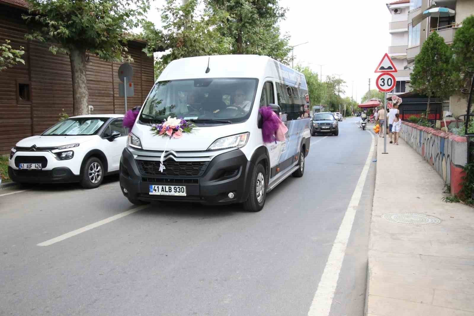 Engelsiz taksi gelin arabası oldu: Ömür boyu mutluluğa taşıdı
