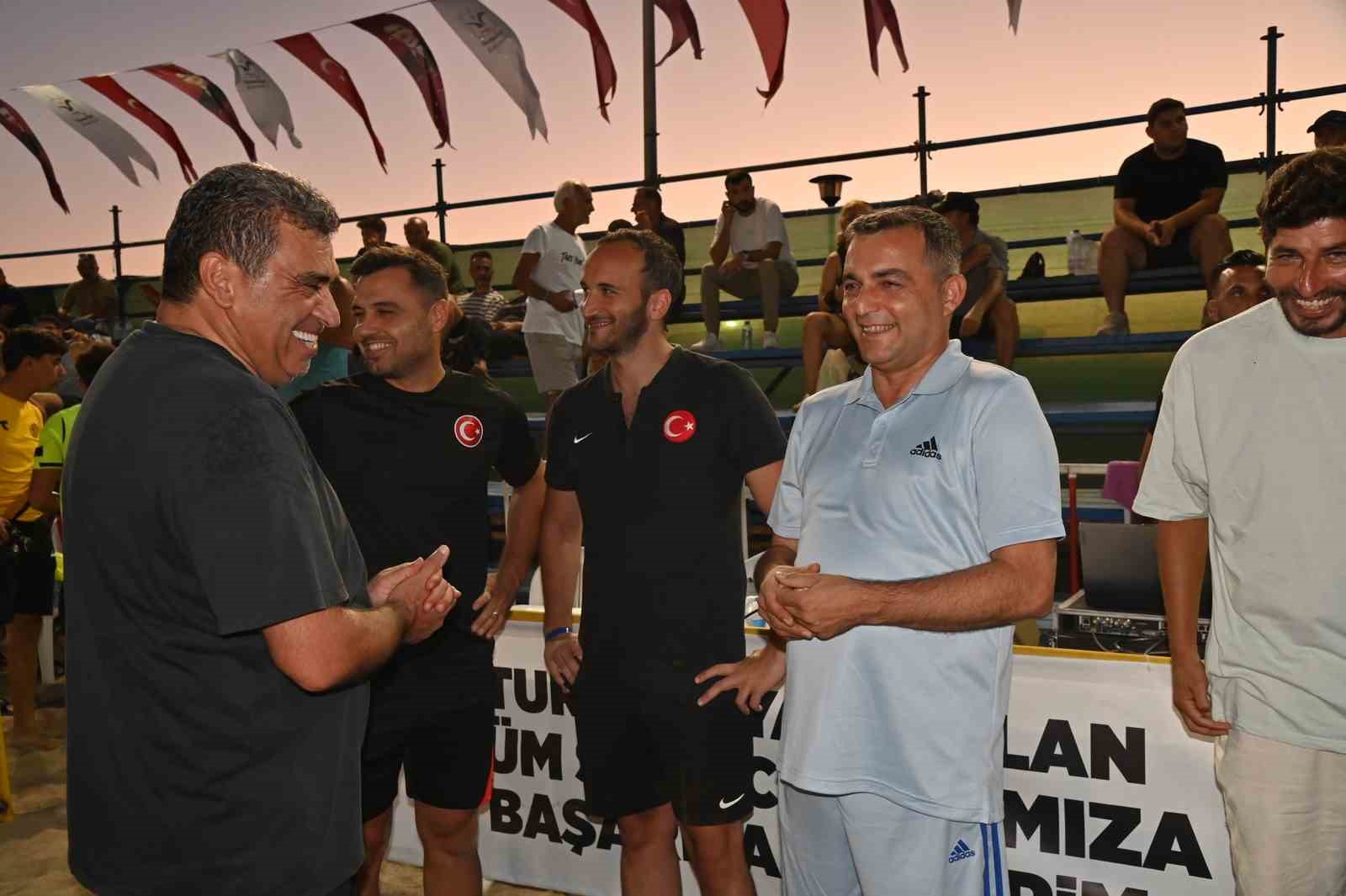 Manavgat’ta plaj futbolu heyecanı başladı
