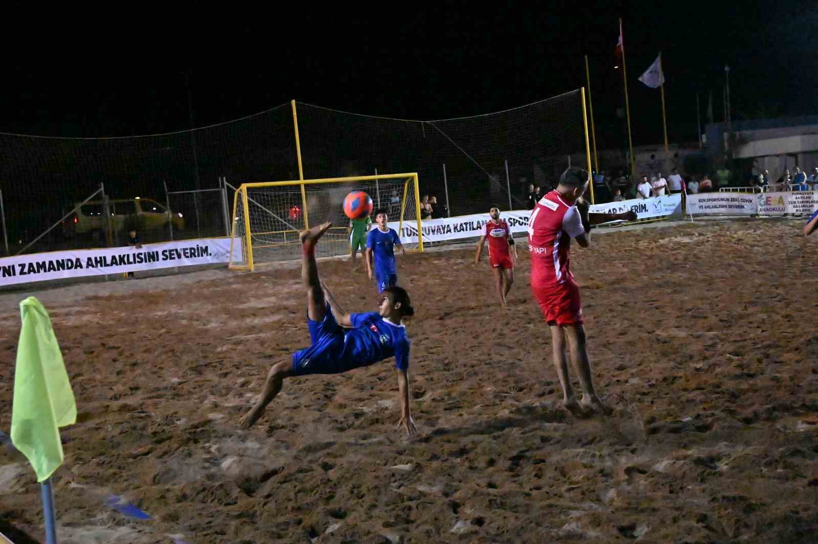 Manavgat’ta plaj futbolu heyecanı başladı
