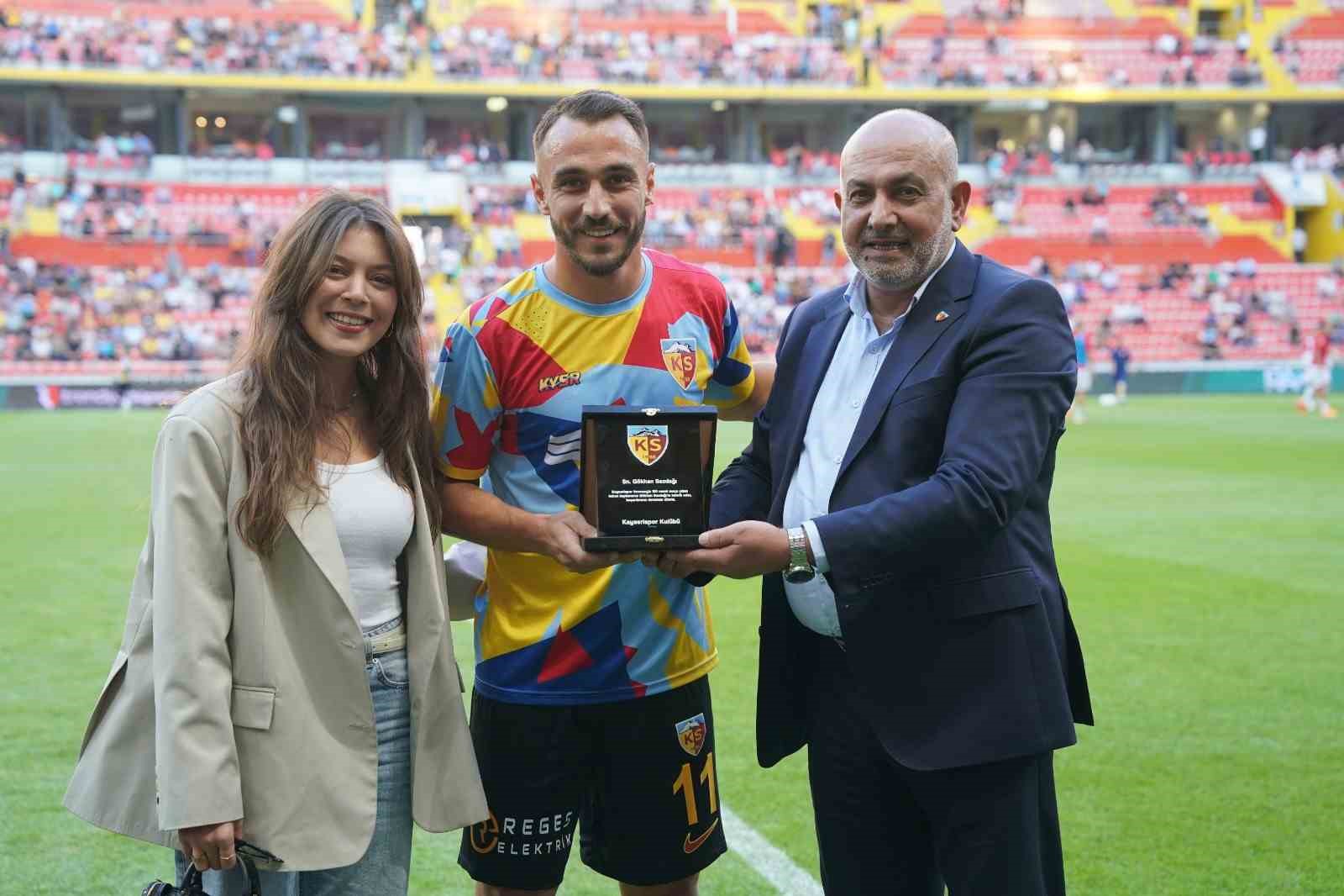 Gökhan Sazdağı, Kayserispor’da 100. maçına çıktı
