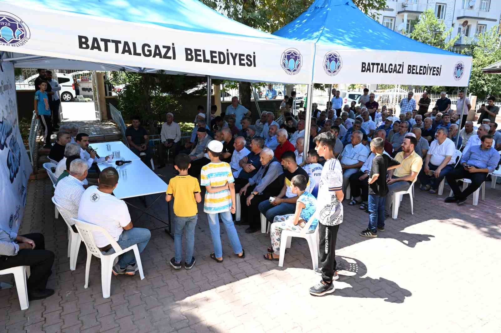 Taşkın, Başharık Mahallesi’nde vatandaşlarla bir araya geldi
