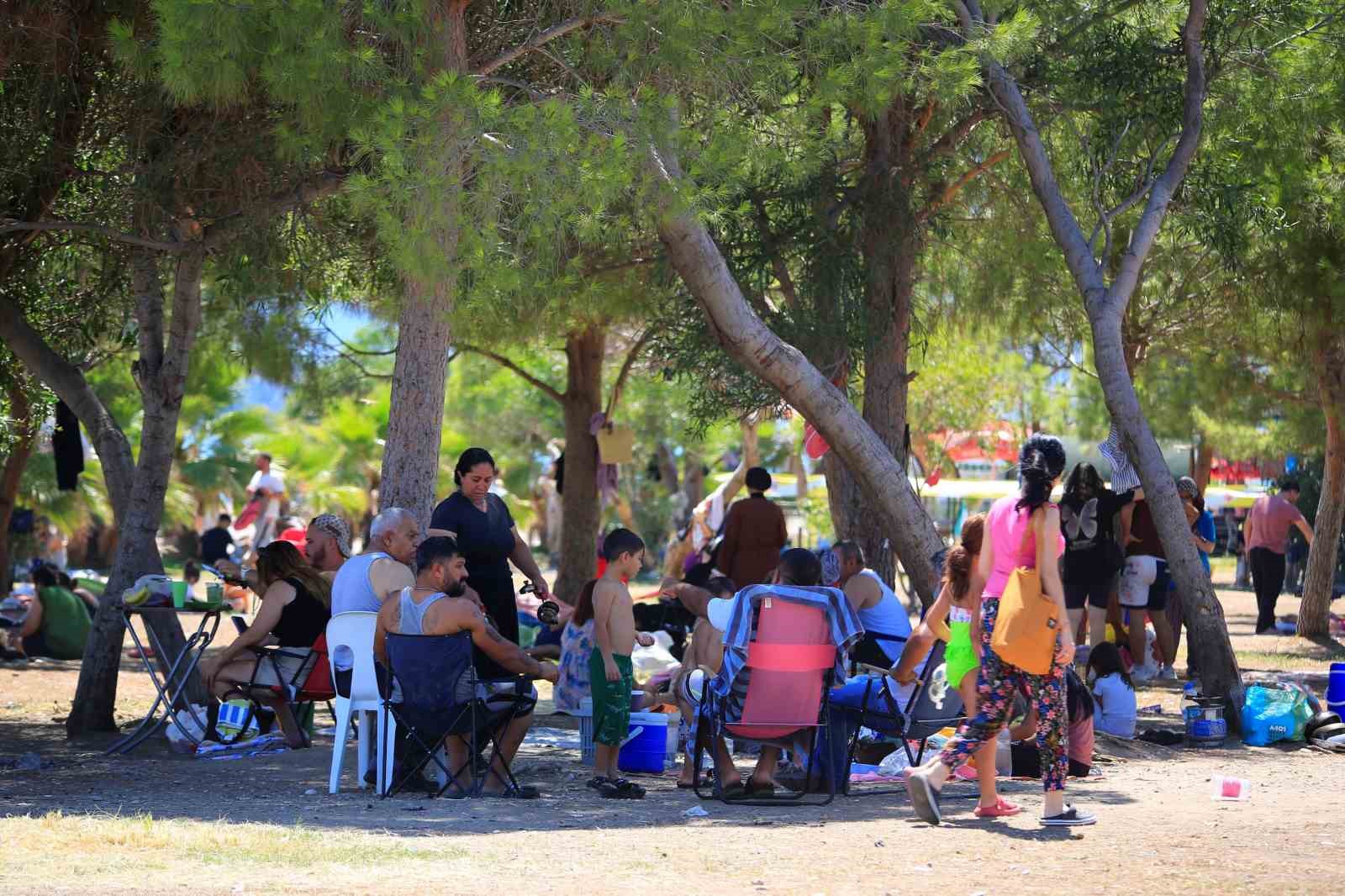 Antalya’da termometreler 40 dereceyi gösterdi
