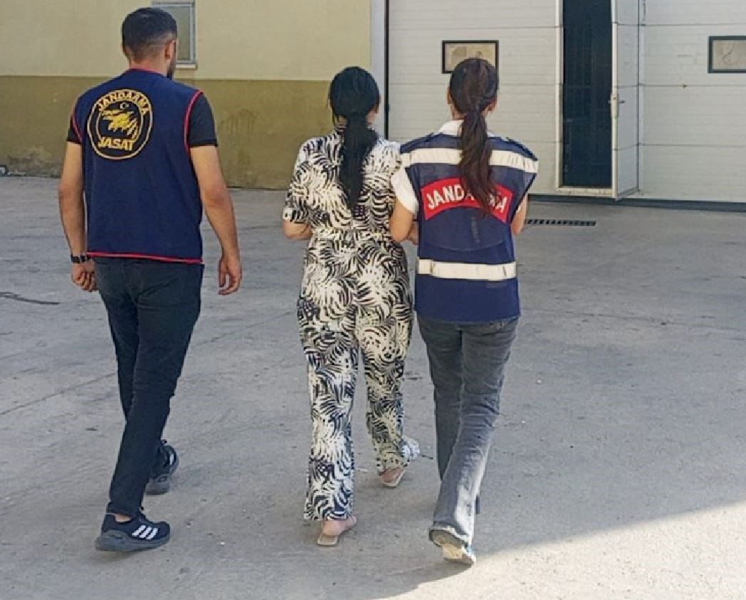 Fuhşa teşvikten 42 yıl kesinleşmiş hapis cezasıyla aranan şahıs Gaziantep’te yakalandı
