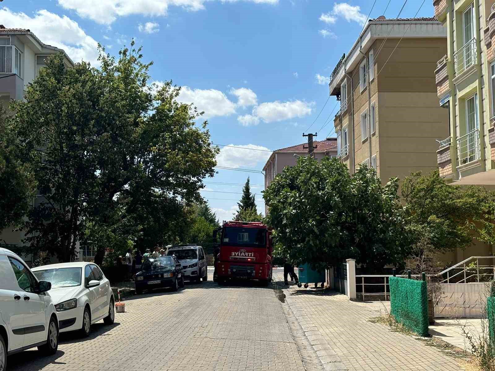 Lüleburgaz’da bir evin balkonunda çıkan yangın söndürüldü
