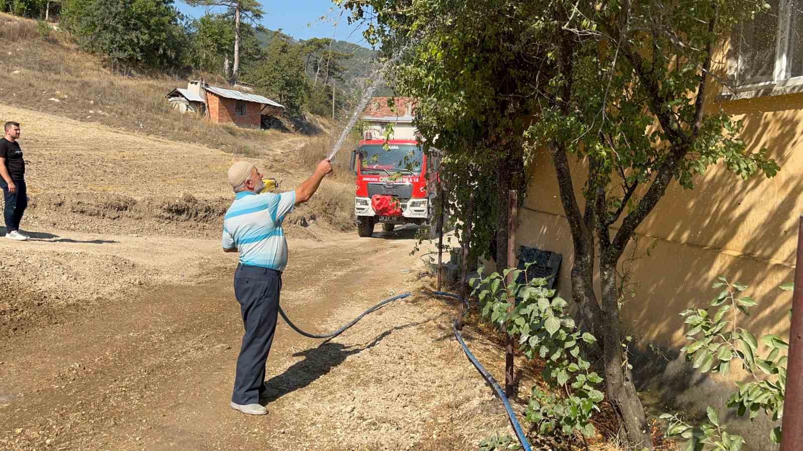 Bolu’da orman yangını kontrol altına alındı, vatandaşlar evlerine dönüyor
