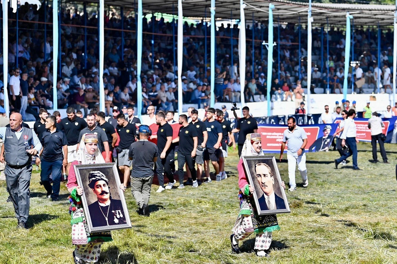 Geleneksel Kurtdereli Yağlı Güreşleri’nin başpehlivanı Enes Doğan oldu
