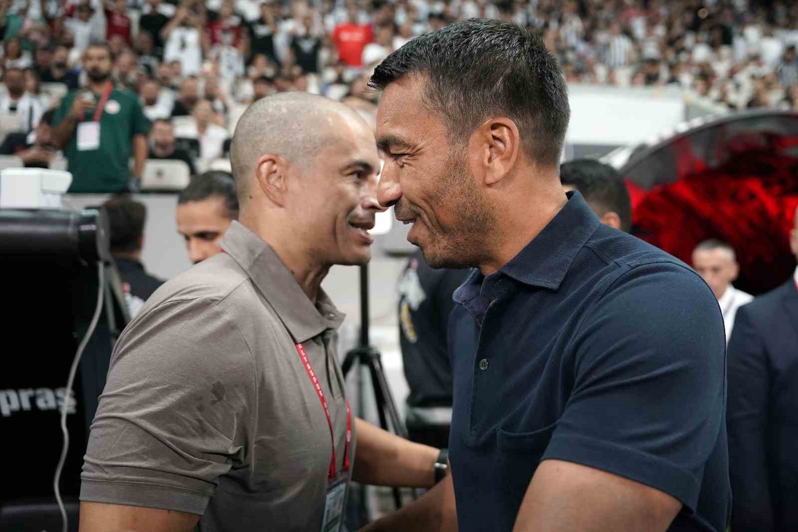 Trendyol Süper Lig: Beşiktaş: 1 - Antalyaspor: 1 (Maç devam ediyor)
